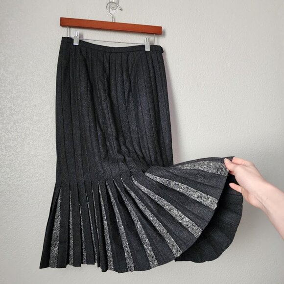 VALENTINO BOUTIQUE 70's wool knife pleated midi skirt avant guard 10‎ - Picture 7 of 9